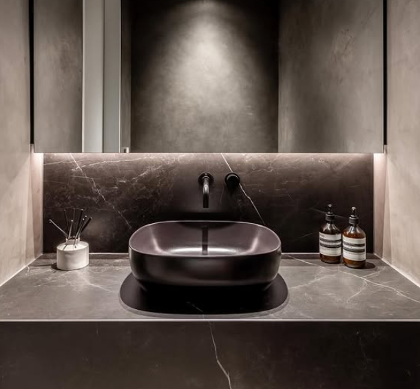 The Art of Tadelakt: Achieving a Seamless, Luxurious Finish